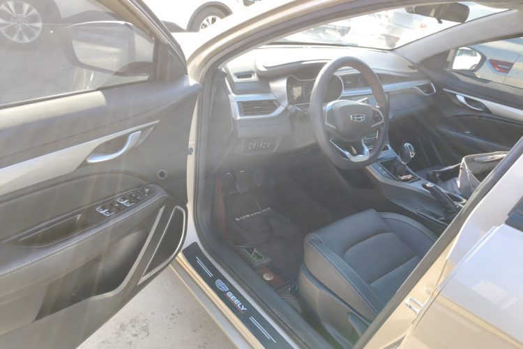 吉利汽车 帝豪 2020款 1.5L 手动豪华型中控内饰20