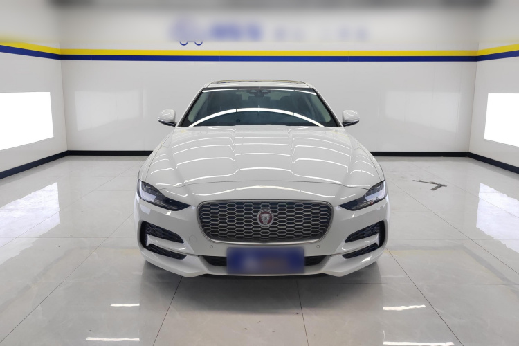 捷豹XEL 2020款 2.0T 200PS S进取优雅版车身外观2