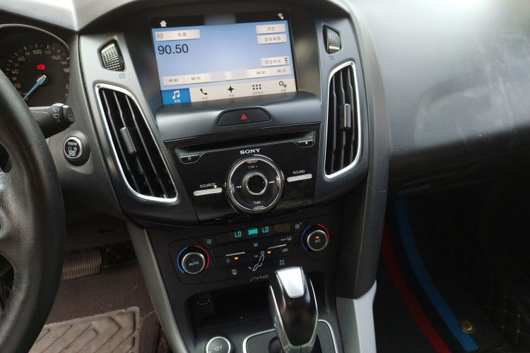 福特 福克斯 2017款 两厢 EcoBoost 180 自动运动型局部细节16