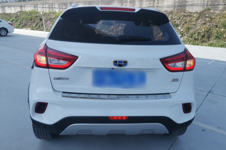 吉利汽车 远景X3 2017款 1.5L 手动精英型车身外观6004