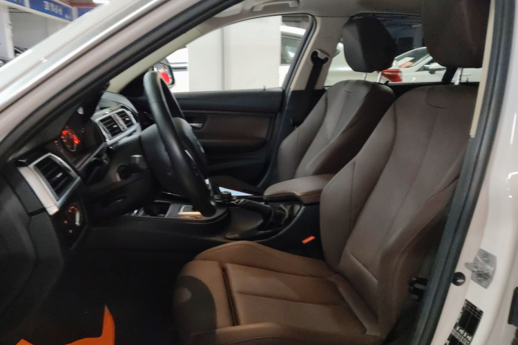 宝马3系 2018款 320Li xDrive 时尚型中控内饰19