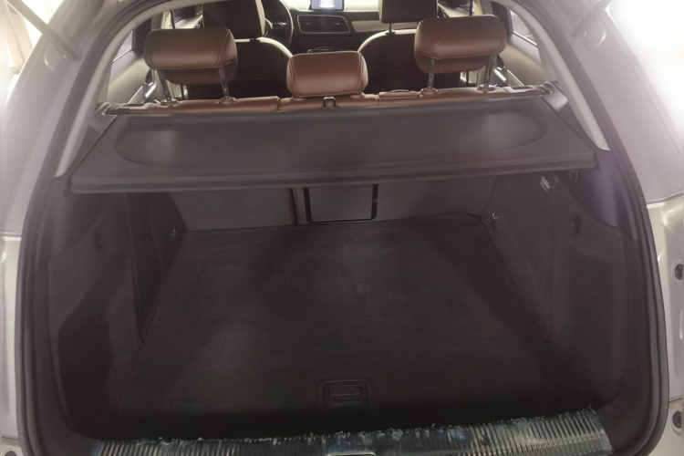 奥迪Q3 2013款 35 TFSI 舒适型中控内饰23