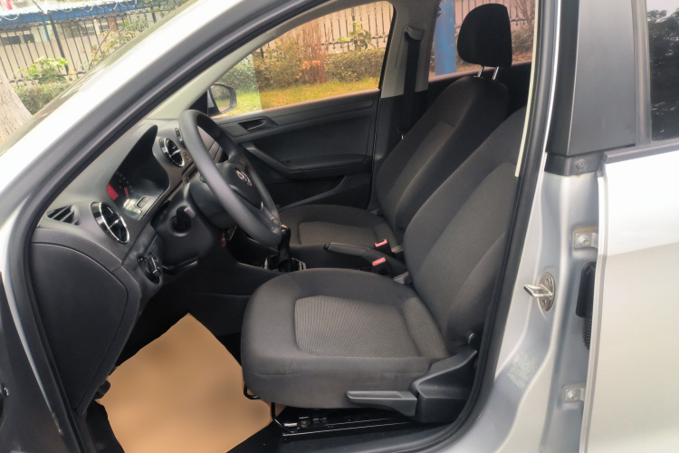 大众 捷达 2017款 1.5L 手动时尚型中控内饰19