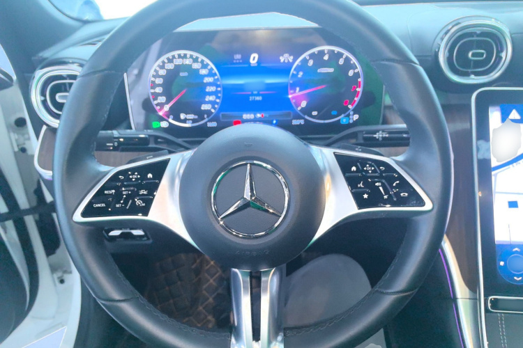 奔驰C级 2023款 C 260 L中控内饰13