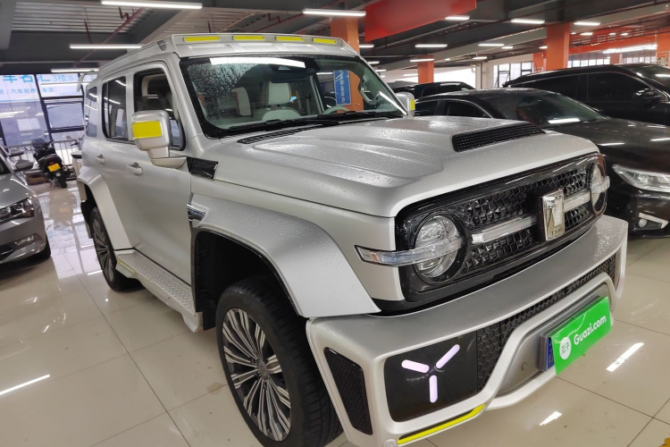 超境汽车 共创坦克300 2021款 2.0T 赛博坦克车身外观3