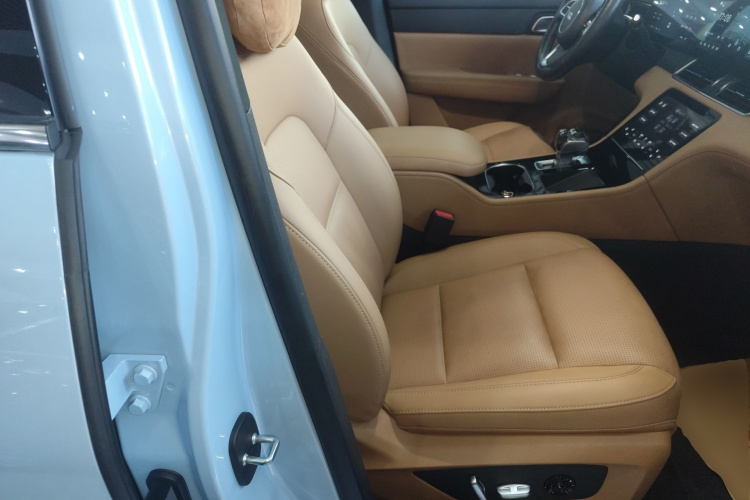 理想汽车 理想ONE 2021款 增程6座版局部细节41