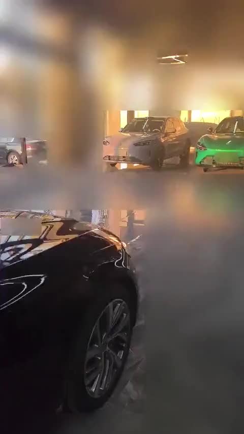 鸿蒙智行 问界M5 2025款 纯电  Ultra 后驱版讲解1