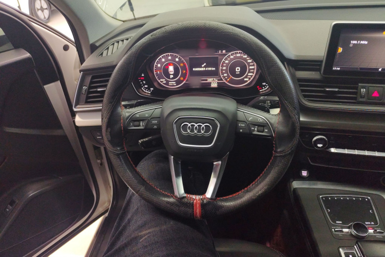 奥迪Q5L 2018款 40 TFSI 荣享时尚型 国VI中控内饰13