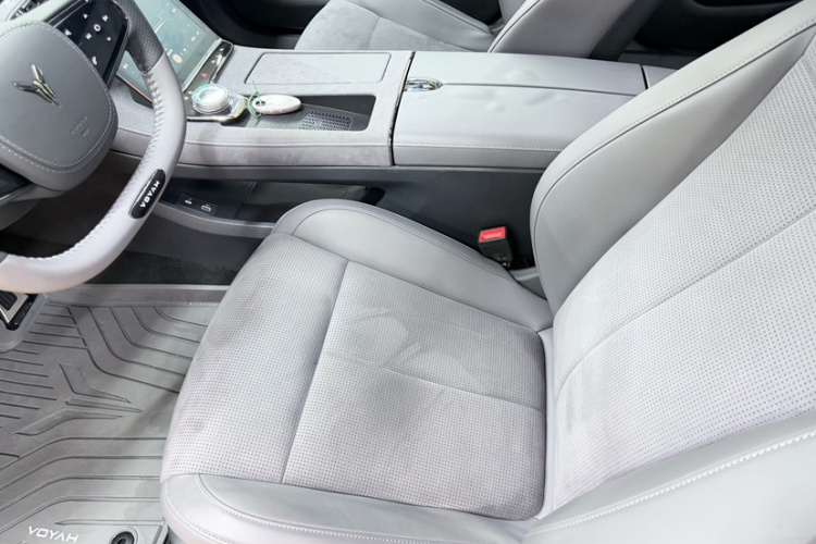 岚图汽车 岚图追光 2024款 PHEV 四驱超长续航旗舰版局部细节19