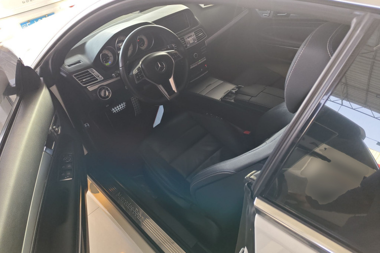 奔驰E级(进口) 2016款 E 200 轿跑车 灵动版中控内饰19