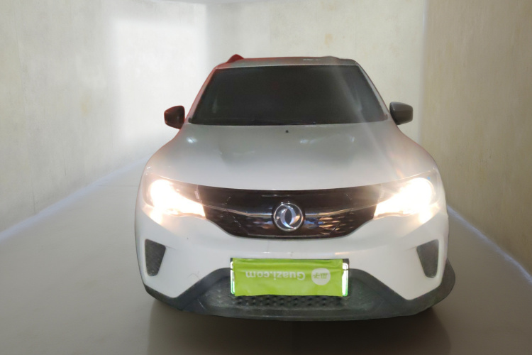 东风纳米EX1 2023款 PRO 轻风版闪电型车身外观2