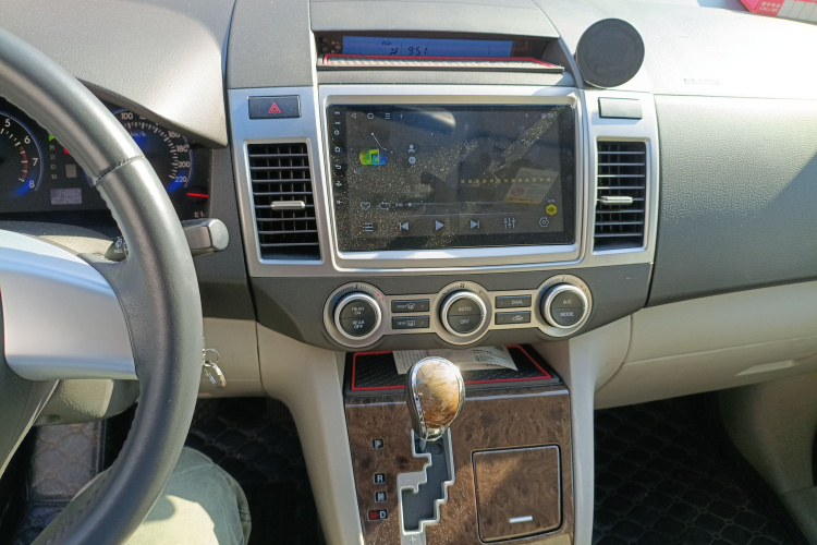 马自达8 2013款 2.5L 精英版局部细节16