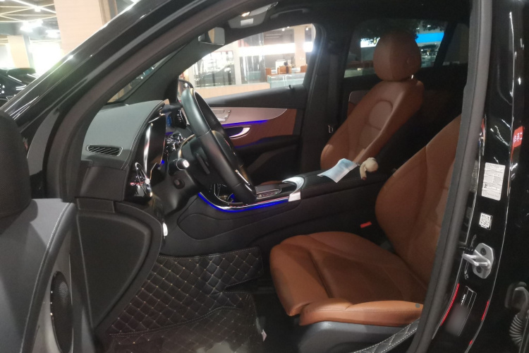 奔驰GLC轿跑 2022款 改款 GLC 260 4MATIC 轿跑SUV中控内饰19