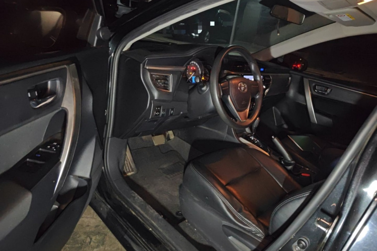 丰田 卡罗拉 2017款 1.2T CVT GL中控内饰20