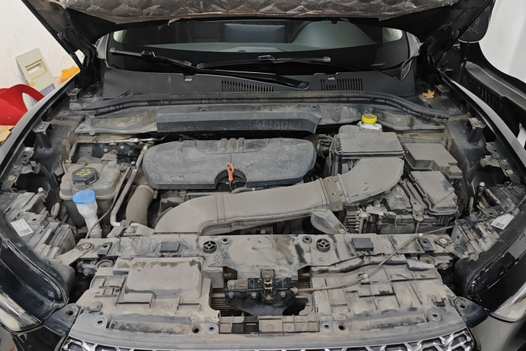 魏牌 VV5 2021款 1.5T 两驱智先锋机舱底盘24