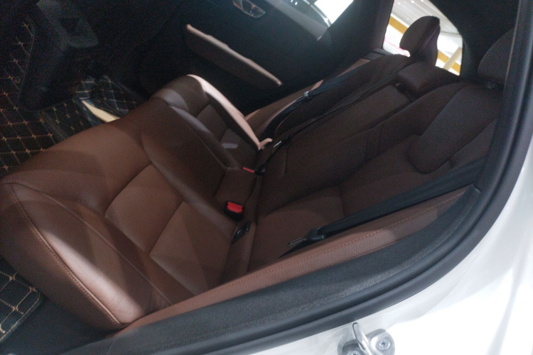 沃尔沃XC60新能源 2023款 T8 插电混动 长续航四驱智远豪华版中控内饰21