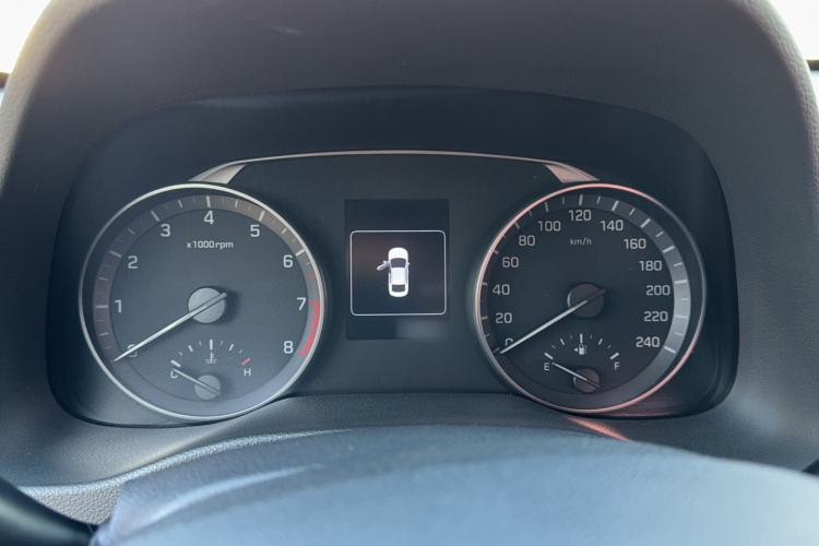 现代 领动 2016款 1.6L 自动智炫·精英型局部细节14