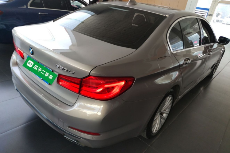 宝马5系 2018款 530Li 领先型 豪华套装车身外观7