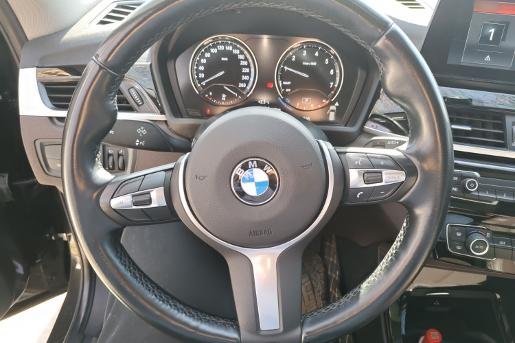 宝马X1 2022款 sDrive20Li 尊享型中控内饰13