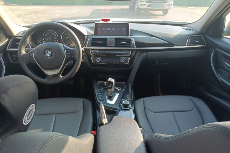 宝马3系 2017款 320Li 时尚型中控内饰12