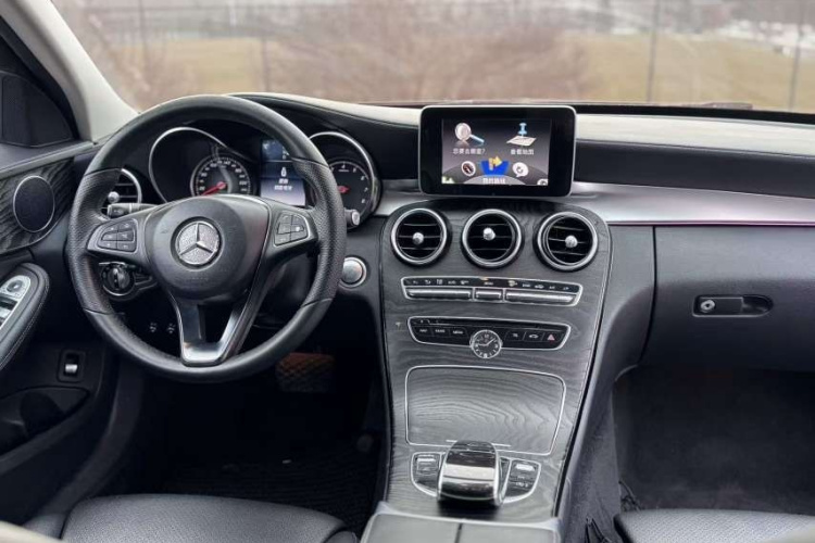 奔驰C级 2015款 C 180 L 运动型中控内饰7001