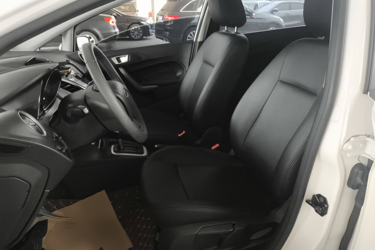 福特 嘉年华 2013款 两厢 1.5L 自动时尚型局部细节19