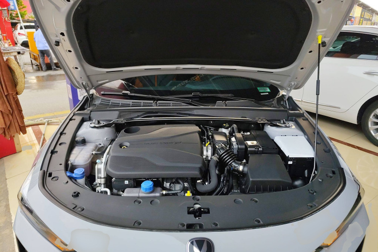 长安UNI-V 2024款 1.5T 尊贵运动型局部细节24