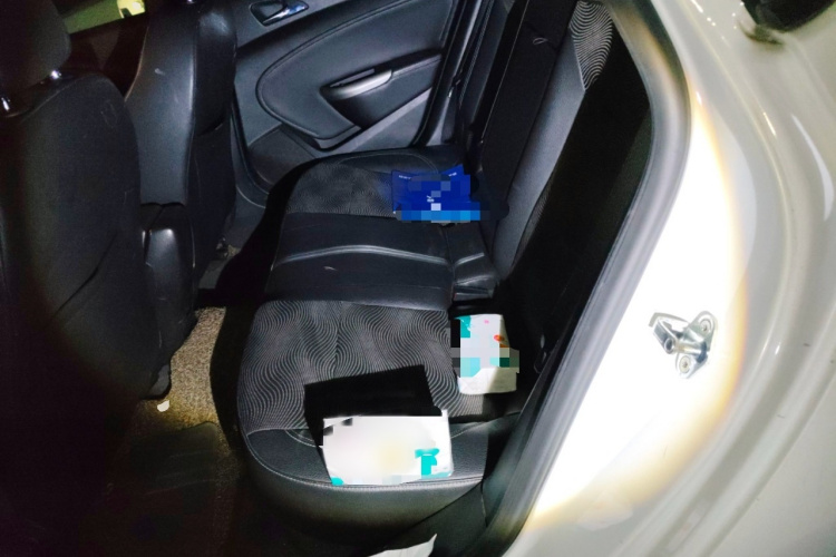 别克 英朗 2014款 XT 1.6L 自动时尚版中控内饰7004