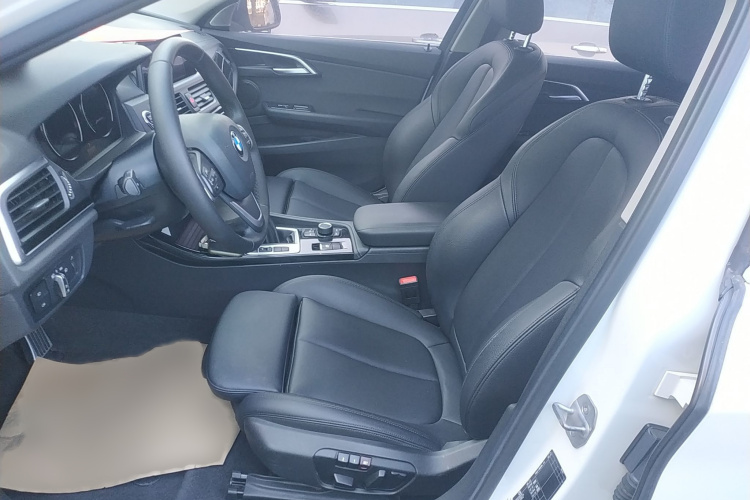 宝马1系 2018款 118i 运动型局部细节19