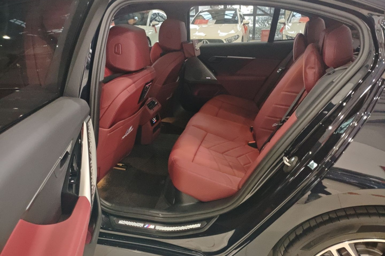 宝马5系 2026款 530Li 领先型 M运动套装中控内饰7004