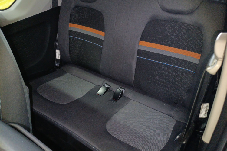 五菱汽车 宏光MINIEV 2020款 自在款 磷酸铁锂中控内饰21