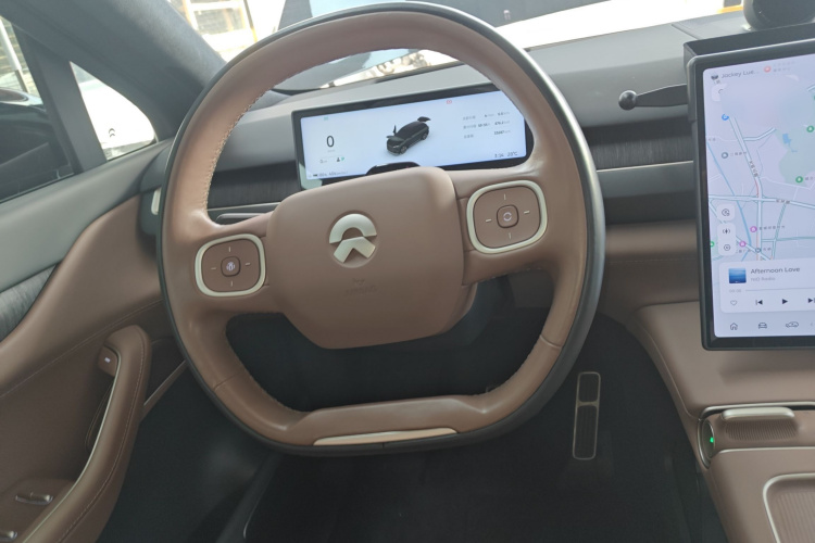 蔚来ES8 2023款 100kWh 签名版中控内饰13