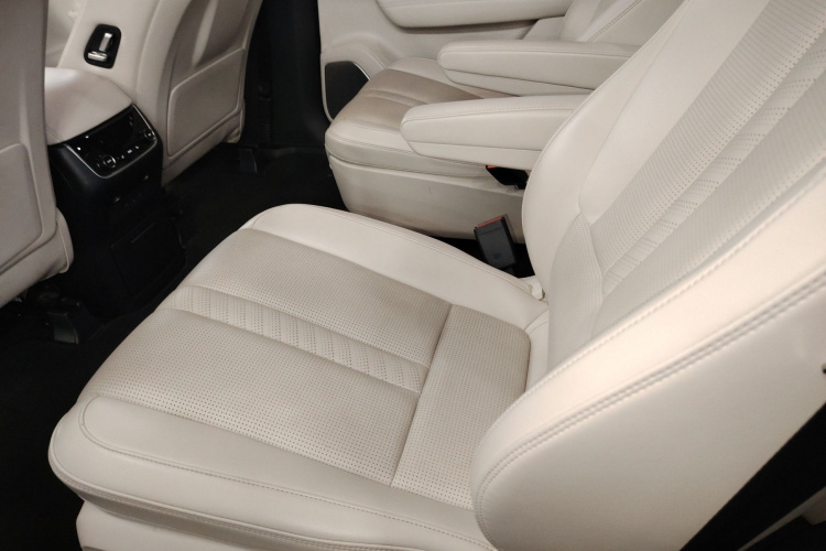 理想汽车 理想ONE 2020款 增程6座版中控内饰7004