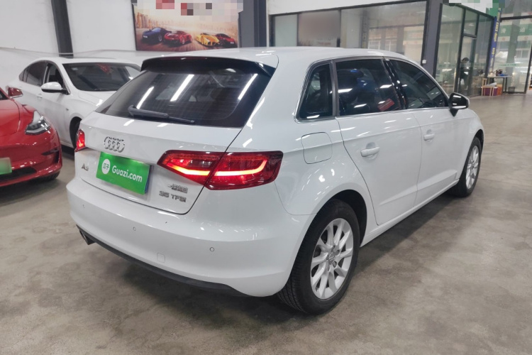 奥迪A3 2015款 Sportback 35 TFSI 百万纪念智领型车身外观7