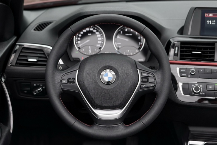 宝马2系(进口) 2018款 220i 敞篷轿跑车 运动设计套装中控内饰7005