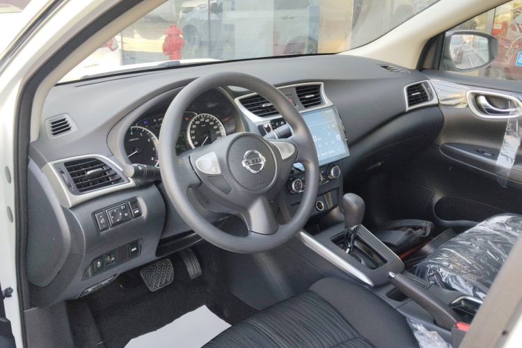 日产 轩逸 2024款 改款三 经典 1.6XE CVT舒适版中控内饰12