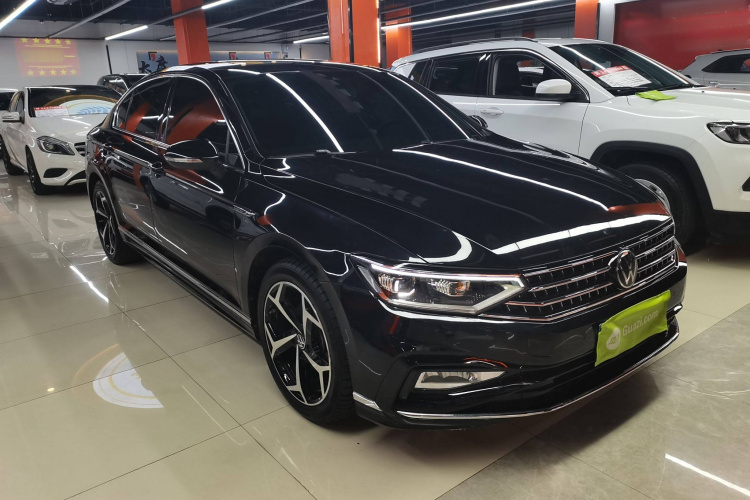 大众 迈腾 2023款 200万辆纪念版 330TSI DSG豪华型车身外观6002