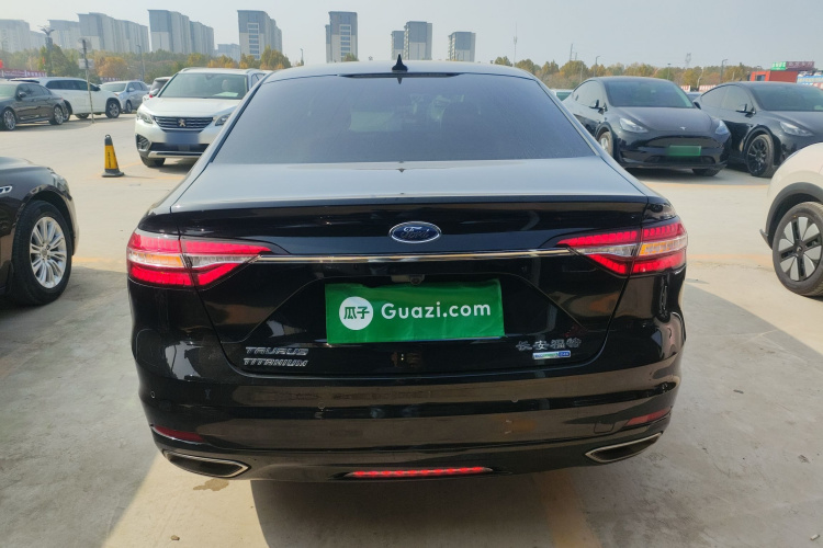 福特 金牛座 2019款 EcoBoost 245 尊享版车身外观6