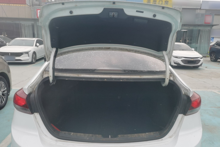 现代 领动 2016款 1.6L 自动智炫·精英型机舱底盘23