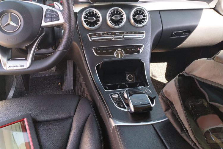 奔驰C级(进口) 2018款 C 200 旅行轿车局部细节18