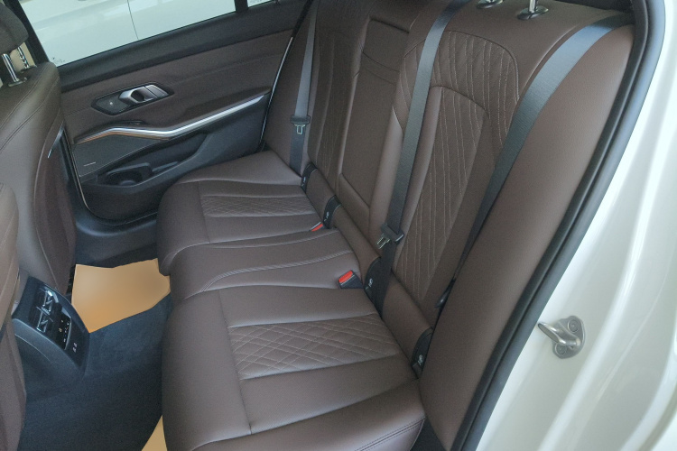 宝马3系 2023款 325Li M运动曜夜套装中控内饰21