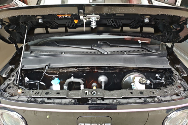 吉利银河 2025款 210km 熊猫卡丁机舱底盘24