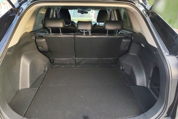 丰田 威兰达 2022款 改款 2.0L CVT两驱领先版机舱底盘23