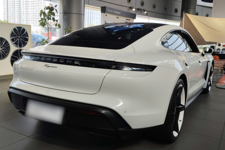 保时捷 2020款 Taycan车身外观7