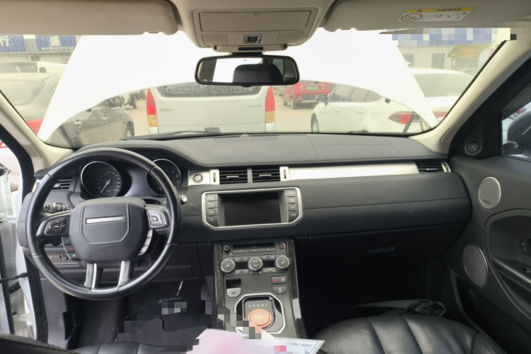 路虎 揽胜极光(进口) 2015款 2.0T 5门耀享版中控内饰7002