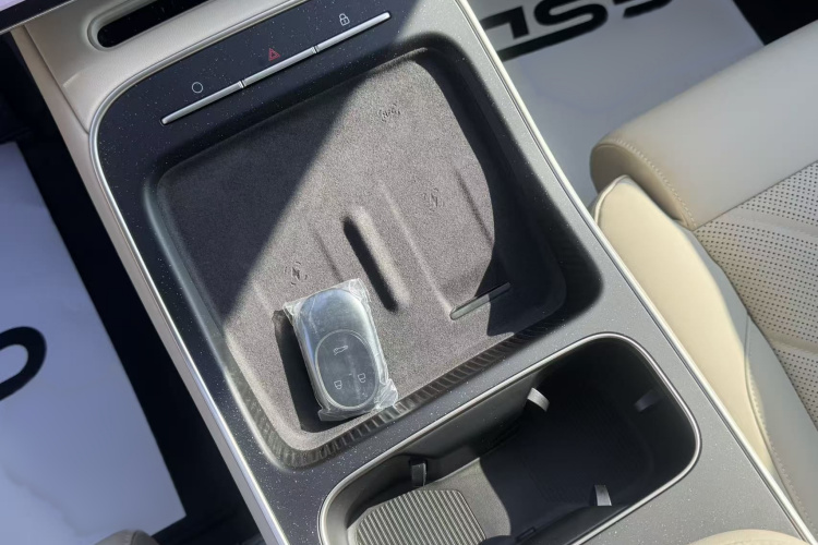 蔚来ET5T 2025款 100kWh Touring中控内饰7005