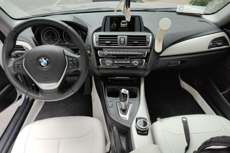 宝马2系(进口) 2015款 218i中控内饰7002