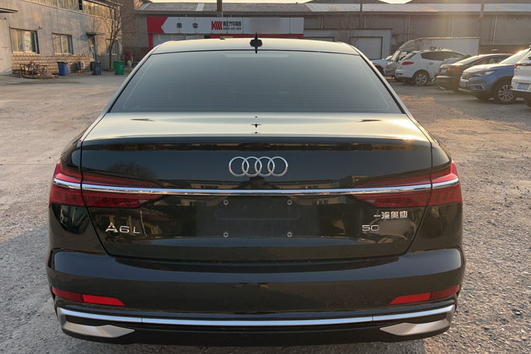 奥迪A6L 2023款 改款 40 TFSI 豪华动感型车身外观6006