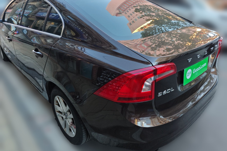 沃尔沃S60 2017款 S60L T3 智行版车身外观6003