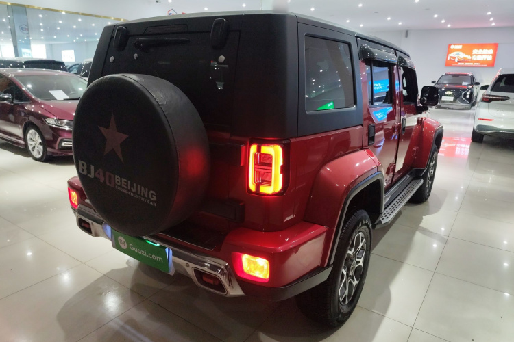 北京BJ40 2019款 PLUS 2.3T 自动四驱旗舰版 国VI车身外观7